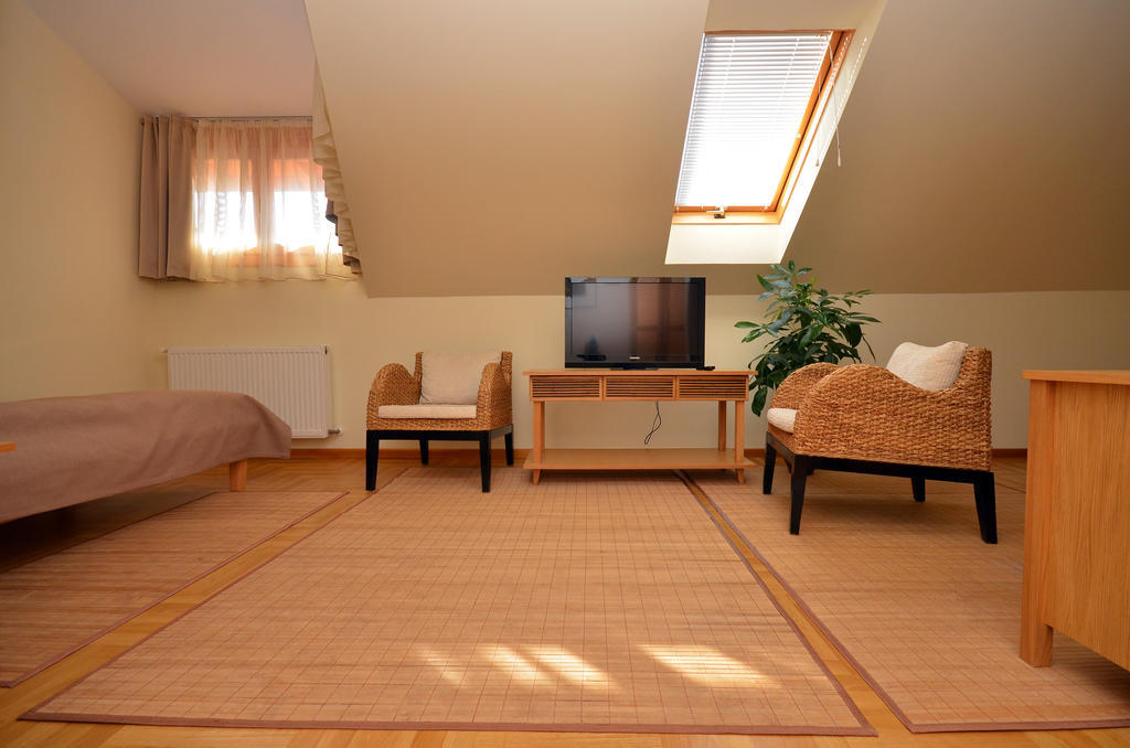 Art Garni Hotel Kanjiža Oda fotoğraf
